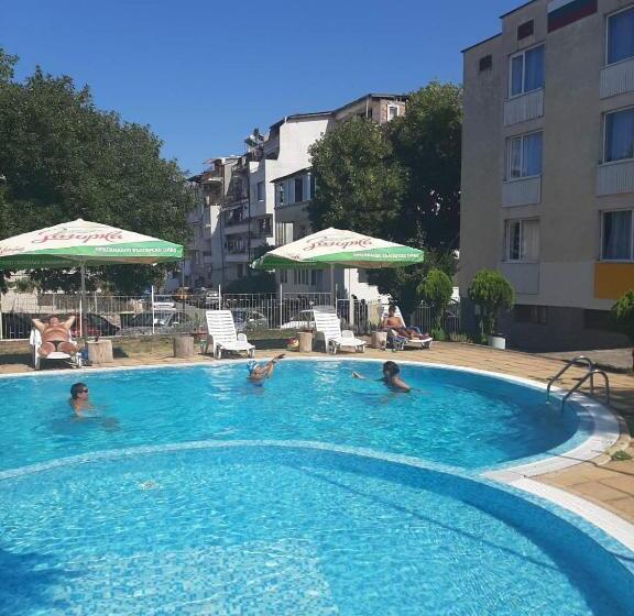 בית מלון כפרי хотел централ