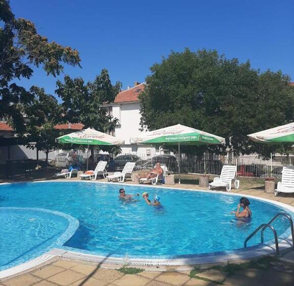 בית מלון כפרי хотел централ