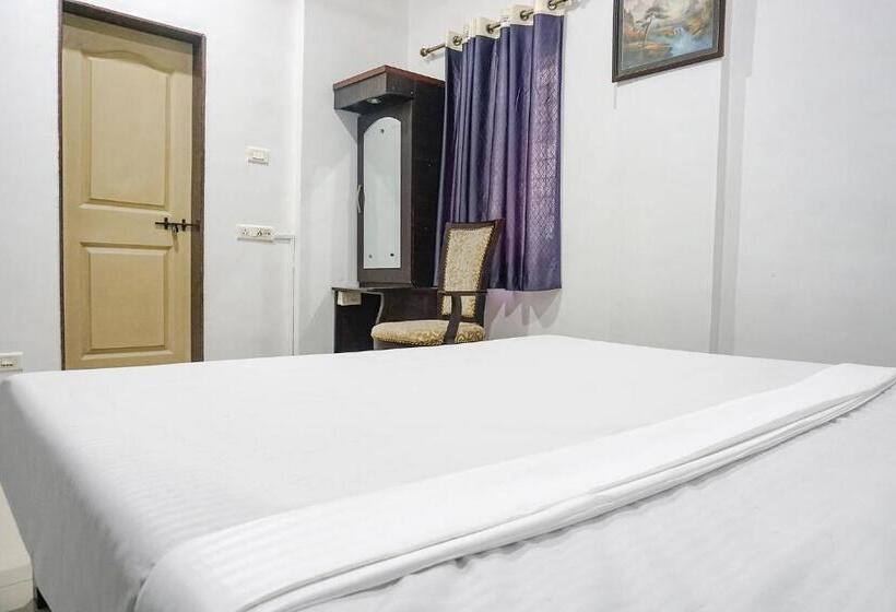 Отель Fabexpress Sahil Residency