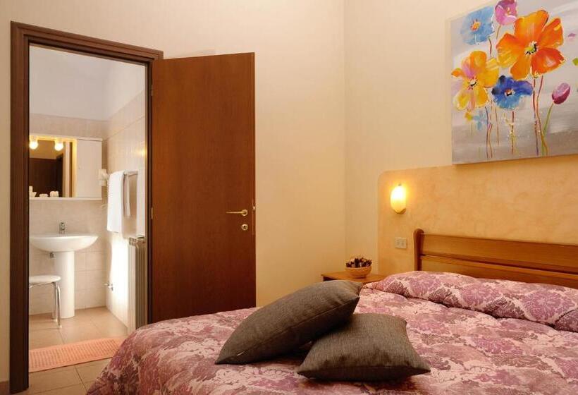 בית מלון כפרי Le Rondini