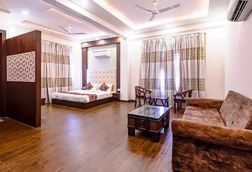 Fabhotel Swess Grand