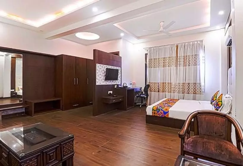 Fabhotel Swess Grand