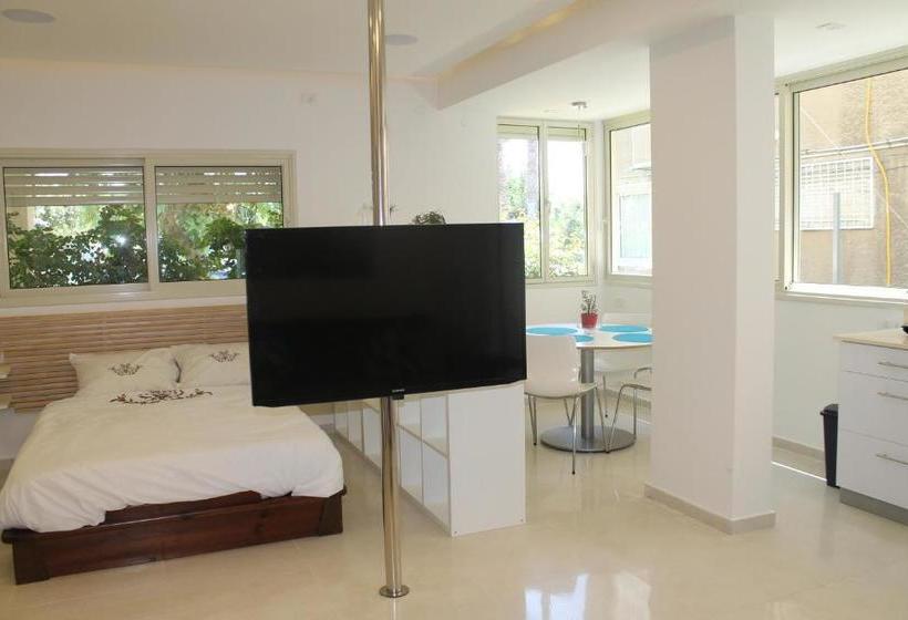 Beach And Park Apartment