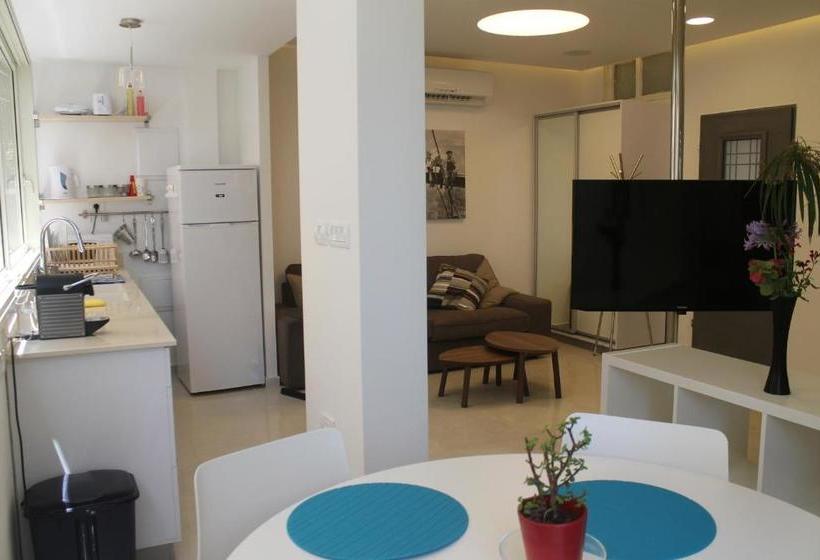 Beach And Park Apartment