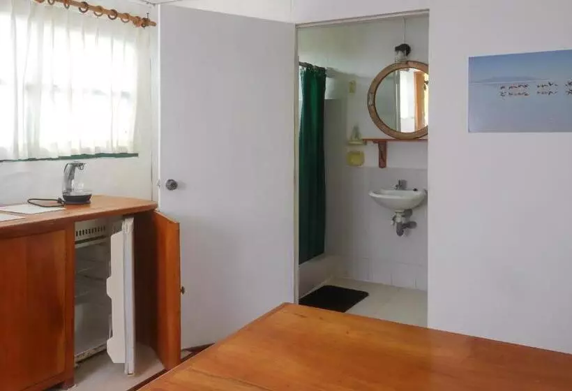 تختخواب و صبحانه Galapagos Chalet