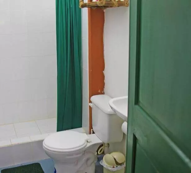 تختخواب و صبحانه Galapagos Chalet