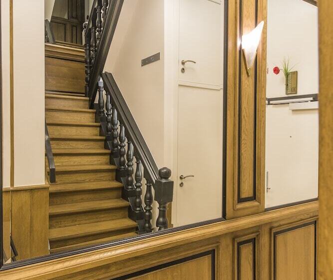 هتل Agora Brussels Grand Place