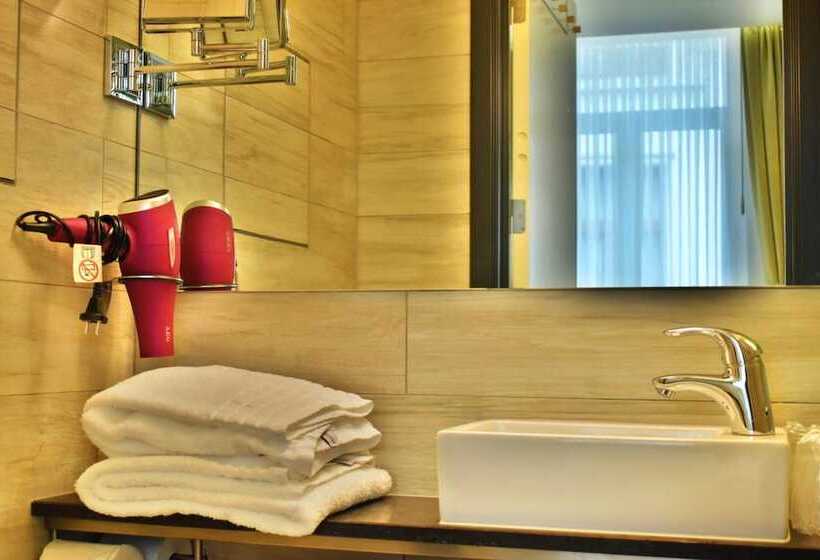 هتل Agora Brussels Grand Place