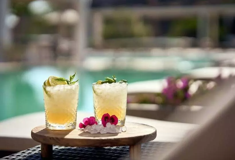 هتل Aurora Luxury Suites