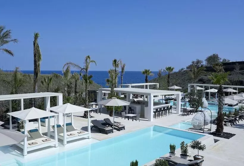 هتل Aurora Luxury Suites