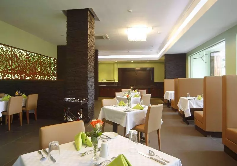 Best Western Premier Garden Hotel Entebbe
