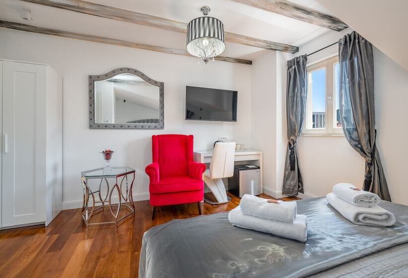 Galeria Valeria Seaside Downtown   Mag Quaint & Elegant Boutique Hotels