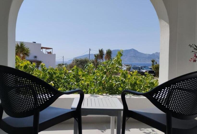 בית מלון כפרי Paradise