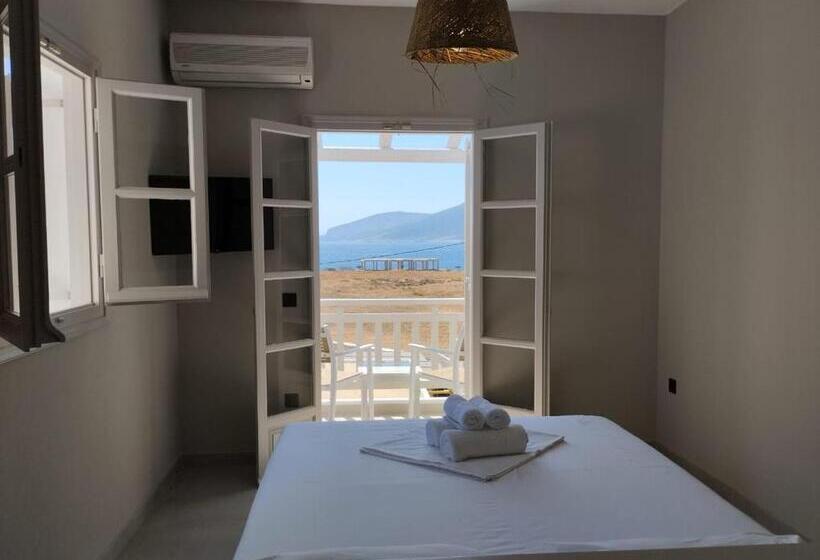 בית מלון כפרי Paradise