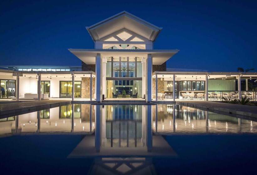 ホテル Taumeasina Island Resort