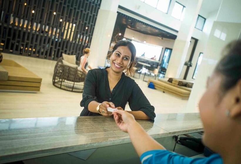 ホテル Taumeasina Island Resort