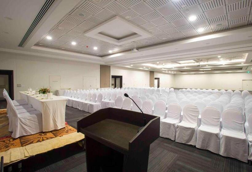 ホテル Taumeasina Island Resort