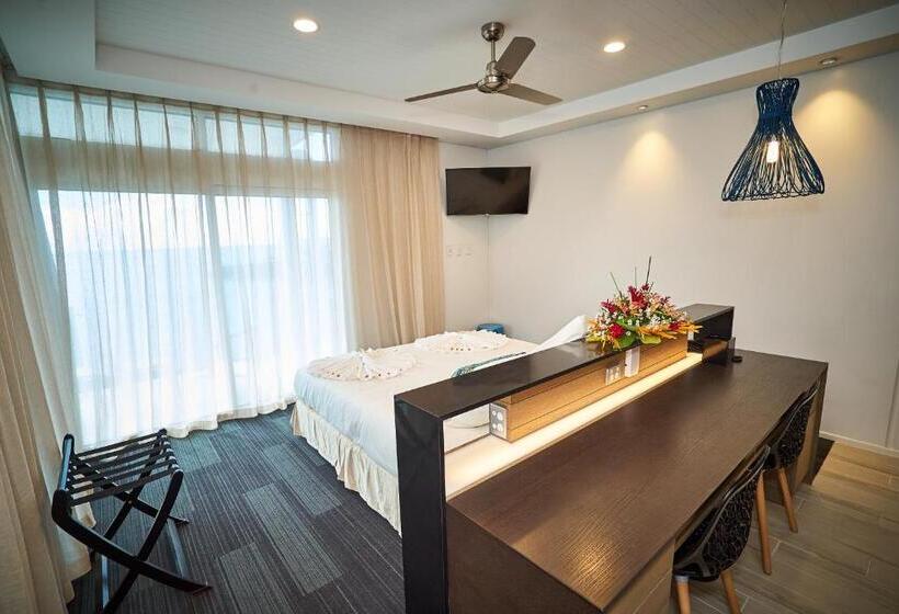 ホテル Taumeasina Island Resort