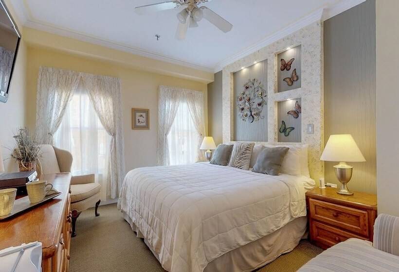 Отель The Ocean Plaza