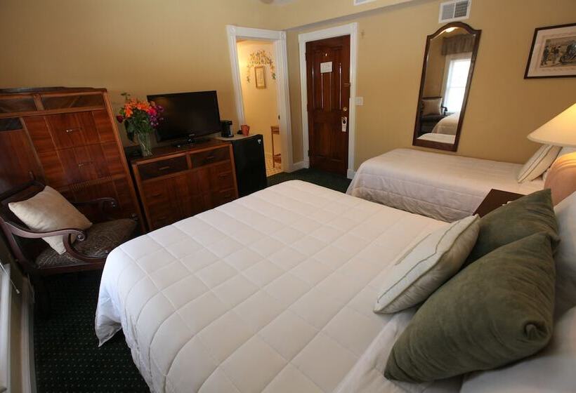 Отель The Ocean Plaza