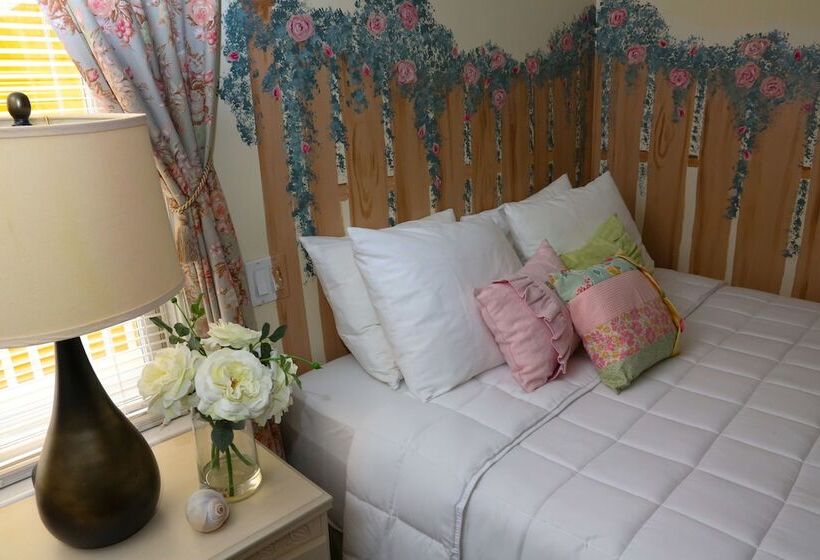 Отель The Ocean Plaza