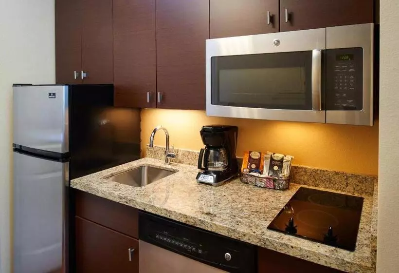 Hotelli Towneplace Suites By Marriott Detroit Troy