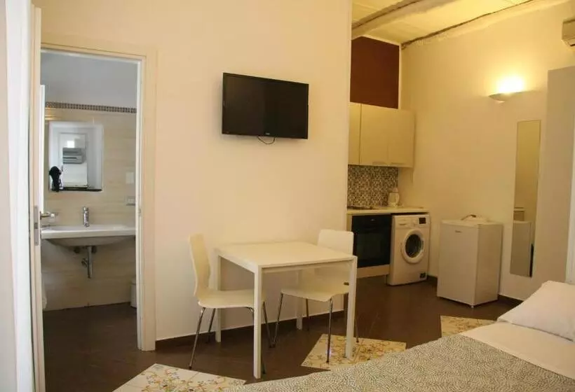 تختخواب و صبحانه Palazzo Della Poesia Casa Vacanze