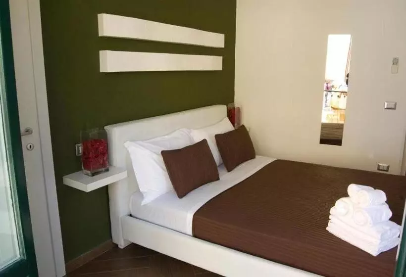 تختخواب و صبحانه Palazzo Della Poesia Casa Vacanze