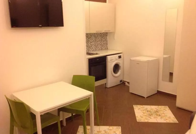 تختخواب و صبحانه Palazzo Della Poesia Casa Vacanze