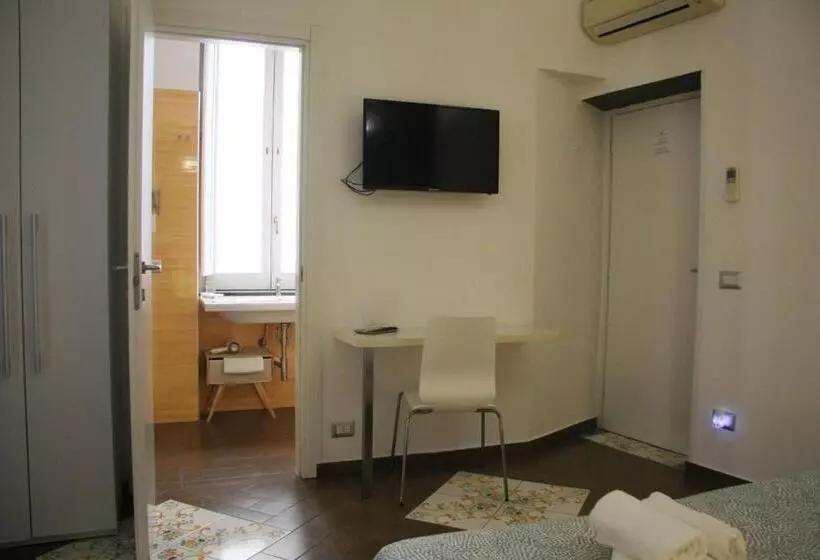 تختخواب و صبحانه Palazzo Della Poesia Casa Vacanze