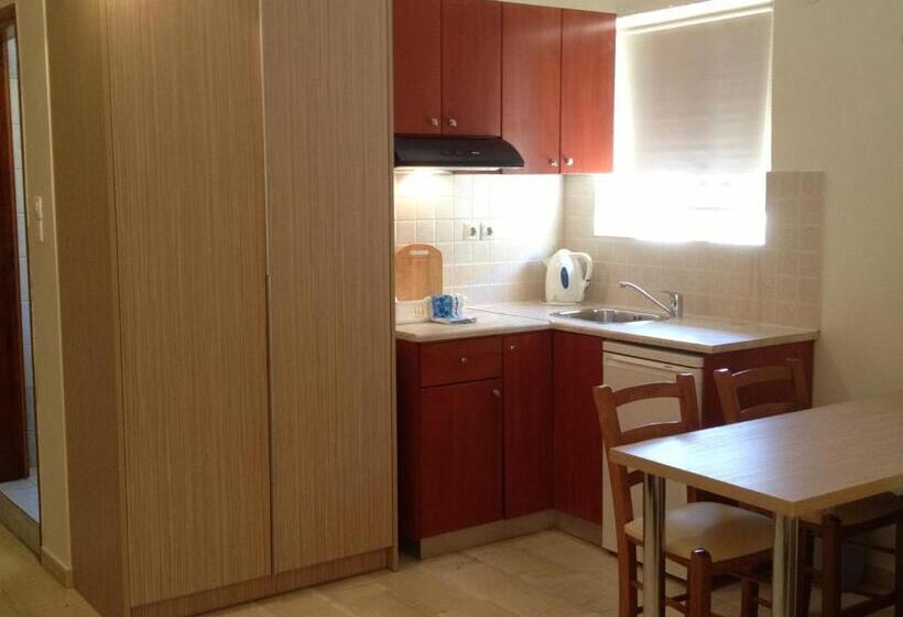 Angelica Studios And Apartments