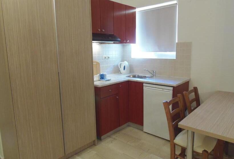 Angelica Studios And Apartments