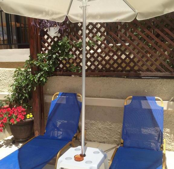 Angelica Studios And Apartments