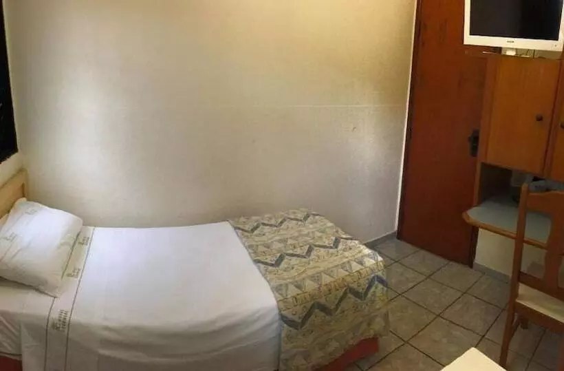 هتل Colonial