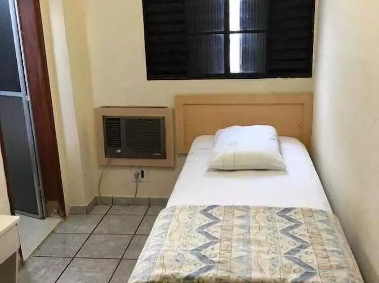 هتل Colonial
