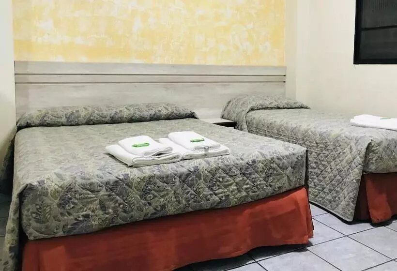 هتل Colonial