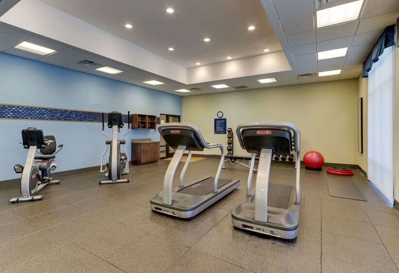 Отель Hampton Inn & Suites Hartsville