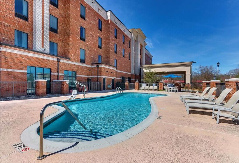 Отель Hampton Inn & Suites Hartsville