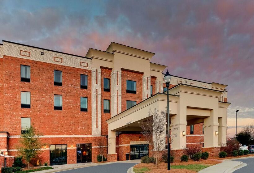 Отель Hampton Inn & Suites Hartsville