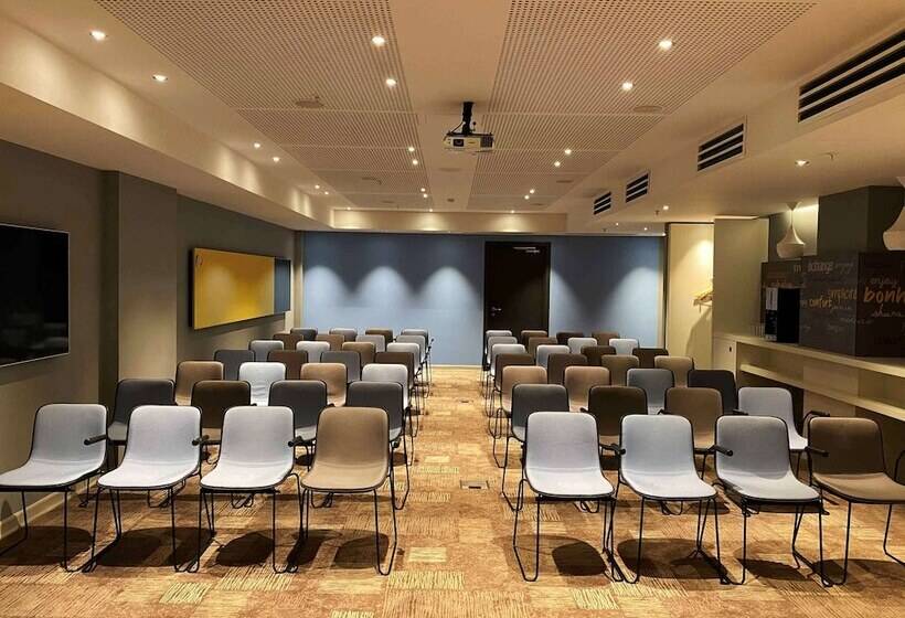 호텔 Ibis Yerevan Center