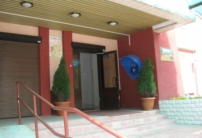 هتل 40 Let Pobedy