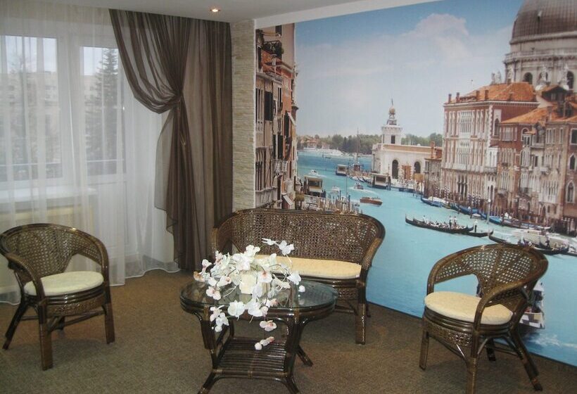 هتل 40 Let Pobedy