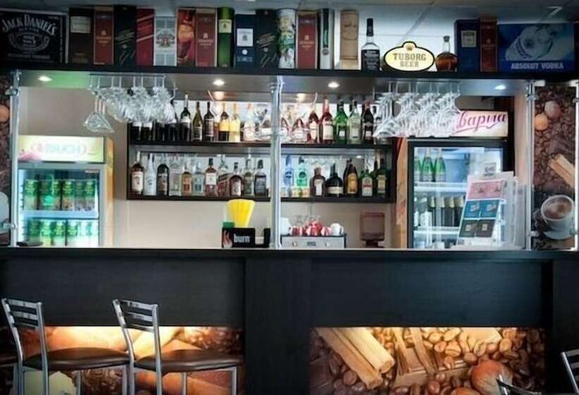 هتل 40 Let Pobedy