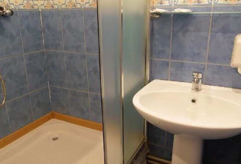 هتل 40 Let Pobedy