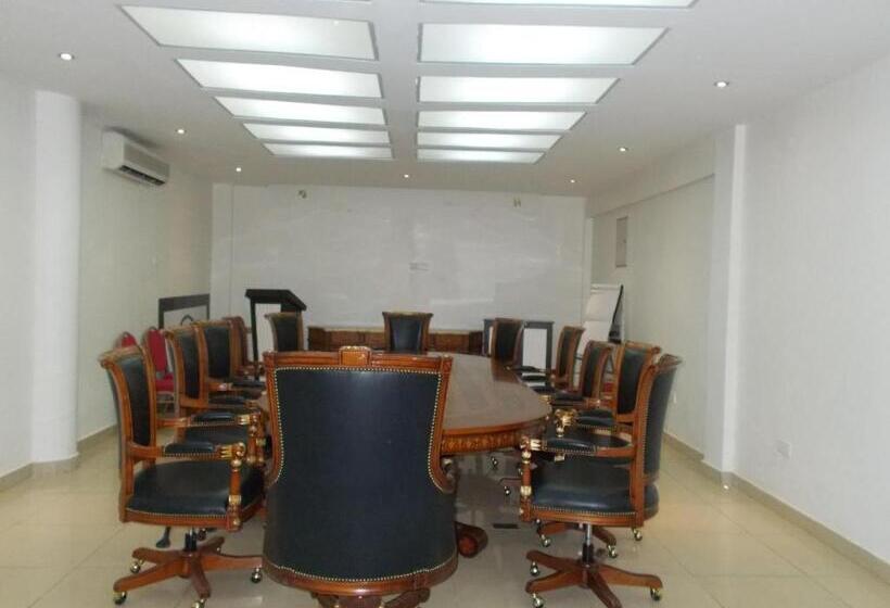 酒店 Airport Plaza