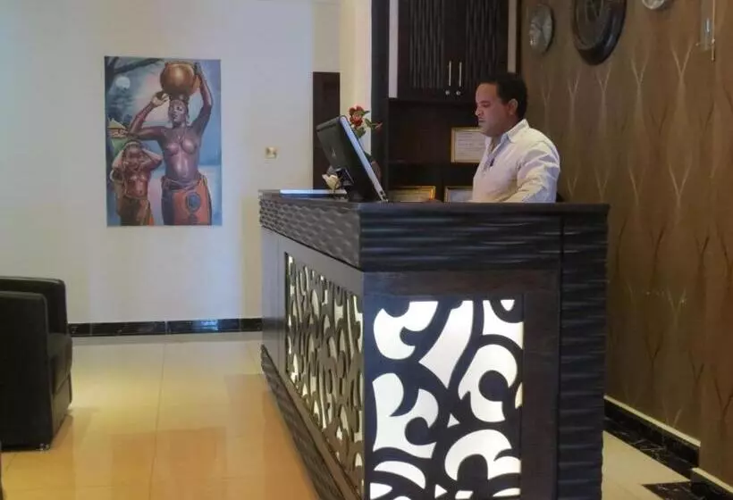 هتل Airport Plaza