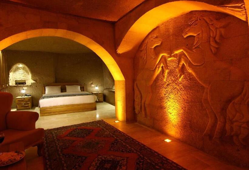 Caldera Cave Hotel & Restaurant