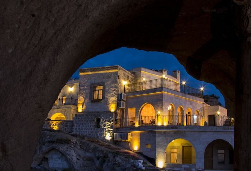 Caldera Cave Hotel & Restaurant