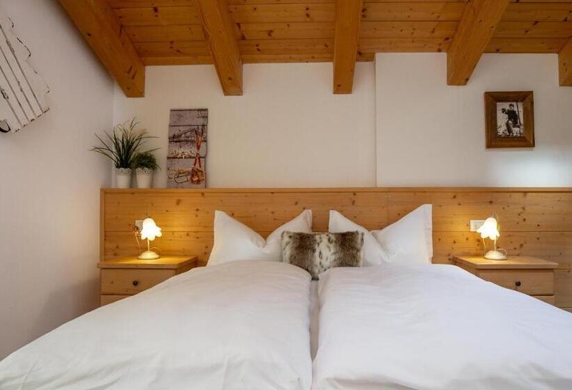 Отель Chalet Giasenei