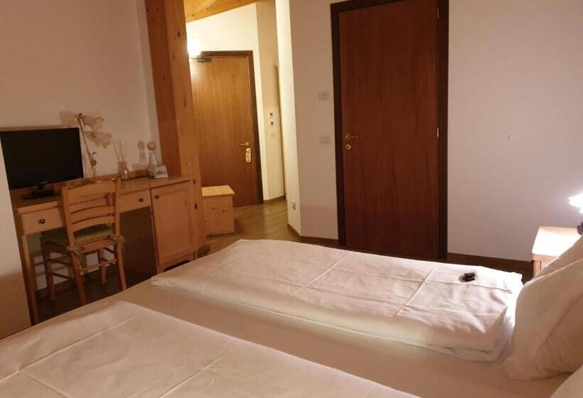 Отель Chalet Giasenei